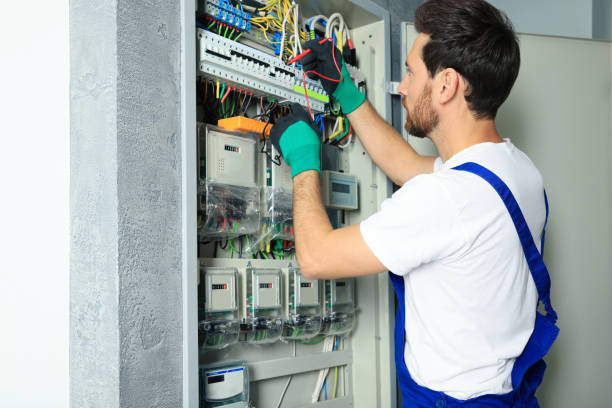 Best Licensed Electrician  in Cumberland Head, NY